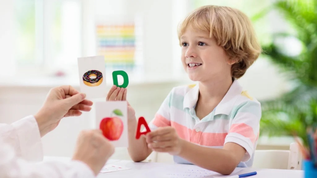 Why Enrolling in a Phonics Class Helps Kids Master Reading Early